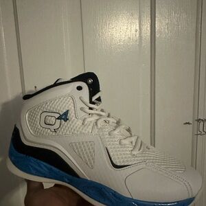 Men's Q4 basketball sneakers